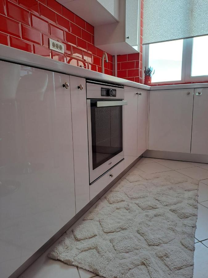 Rosso Apartment *